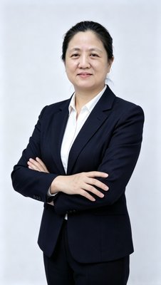 管佳莹